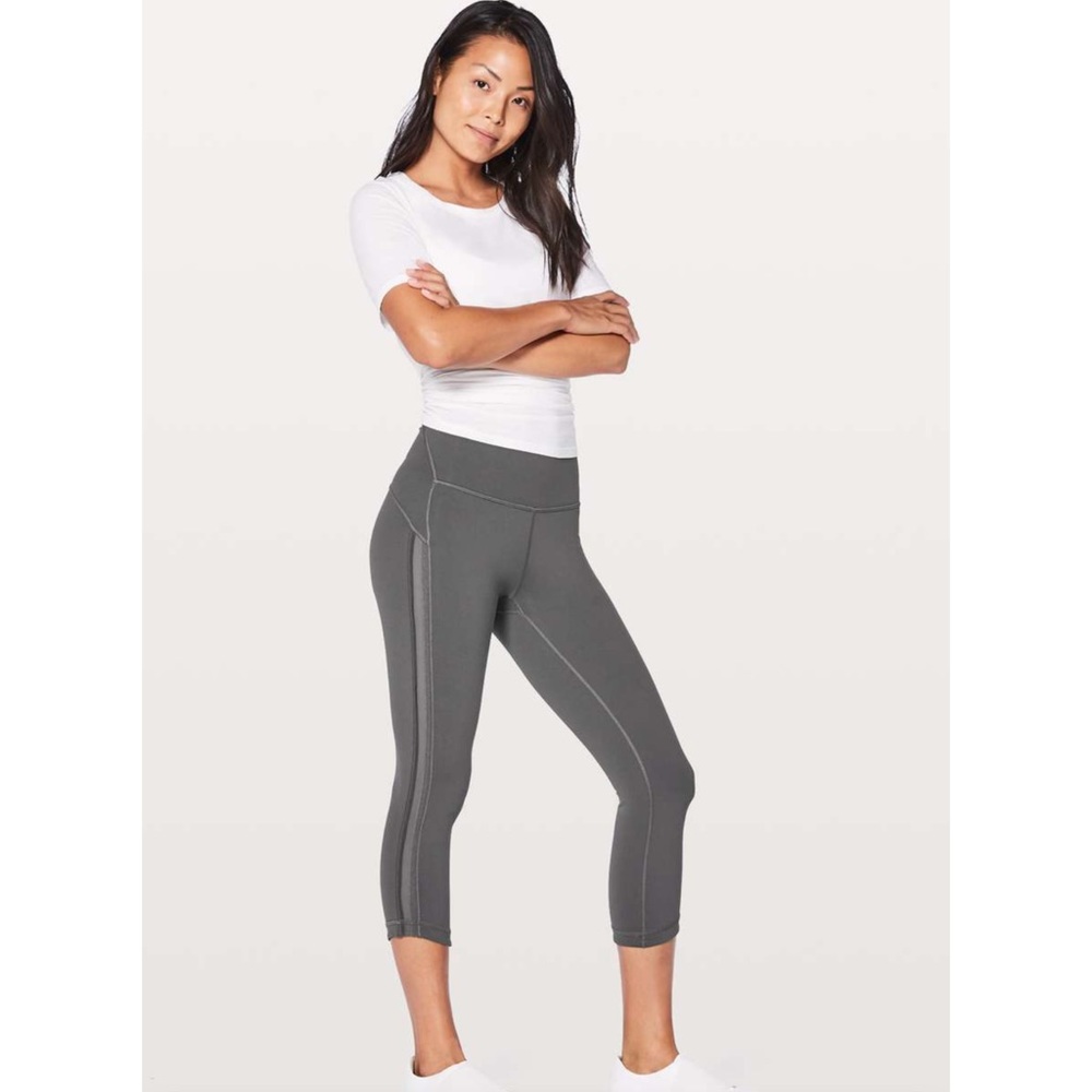 Lululemon Wunder Under Crop (Hi-Rise) Awaken Full-On Luxtreme 21 - Picture 1 of 5